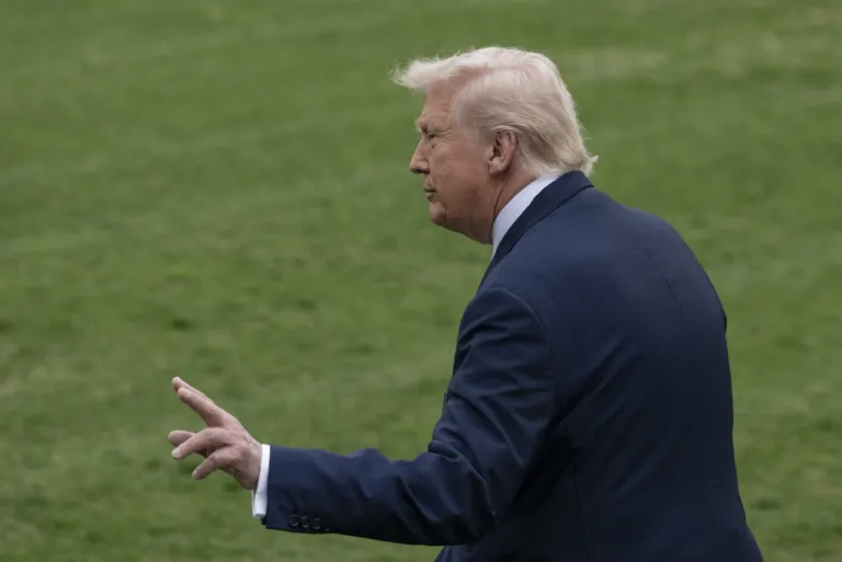 İran’ın Ekonomik Baskısı Karşısında Trump’ın ’Çılgın Adam’ Stratejisi