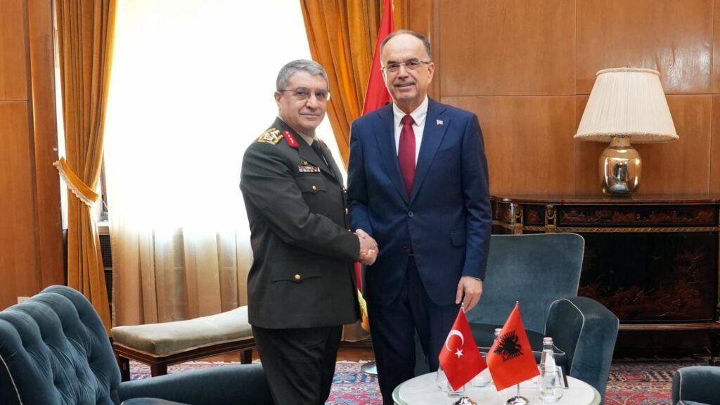 Orgeneral Bayraktaroğlu Arnavutluk’ta temaslarda bulundu