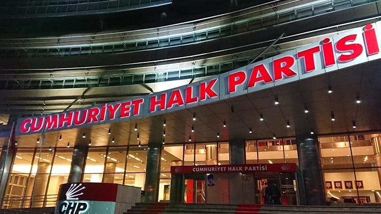 İstanbul Cumhuriyet Başsavcılığınca, CHP’nin 38. Olağan Kurultayı soruşturmasında 13 şüpheliden 9’u tutuklandı…