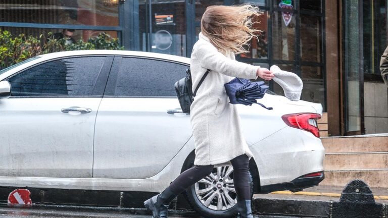 Meteoroloji’den 3 ayrı uyarı: Sağanak, fırtına ve çöl tozuna dikkat