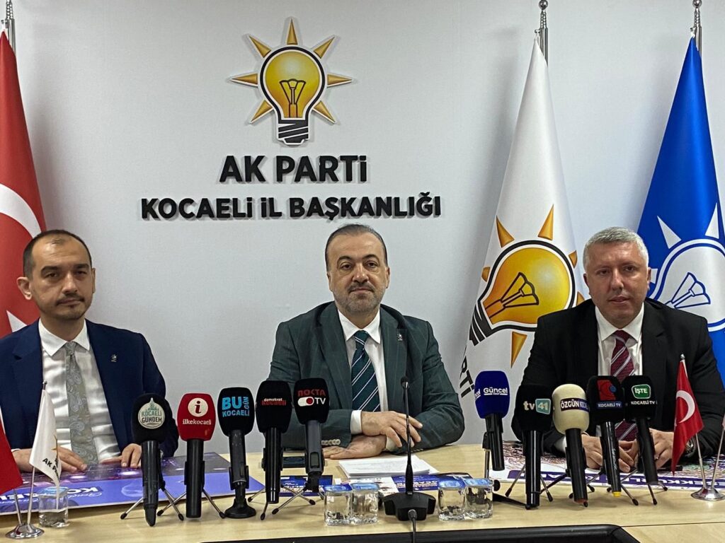 AK Parti Kocaeli İl Başkanı Şahin Talus, “Belli ki sayın Özel gençlerimizin Cumhurbaşkanımıza olan ilgisinden rahatsız olmuştur”