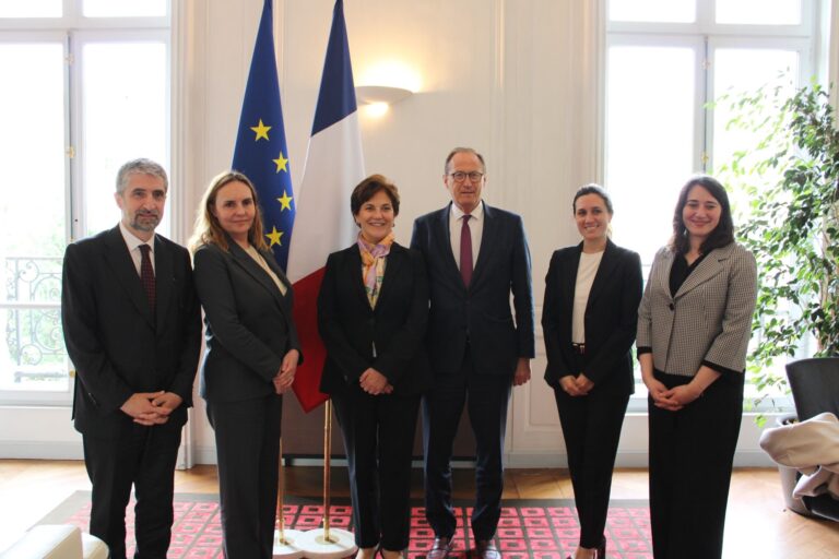 TÜSİAD heyeti Paris’te temaslarda bulundu