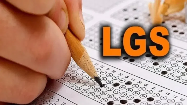 Liselere Geçiş Sistemi (LGS) kapsamındaki merkezi sınav heyecanı başladı