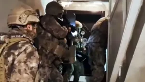 Adalet Bakanı Gürlek, “suç örgütleriyle mücadele sürüyor, 7 ilde 113 adrese eş zamanlı operasyon düzenlendi”