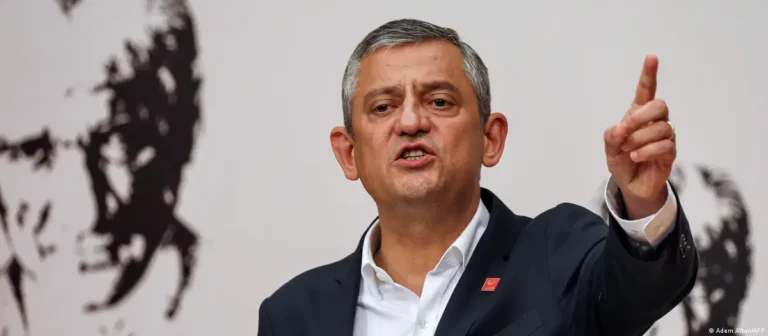 CHP’de Özgür Özel ekibi için yollar ayrılığa mı çıkıyor?
