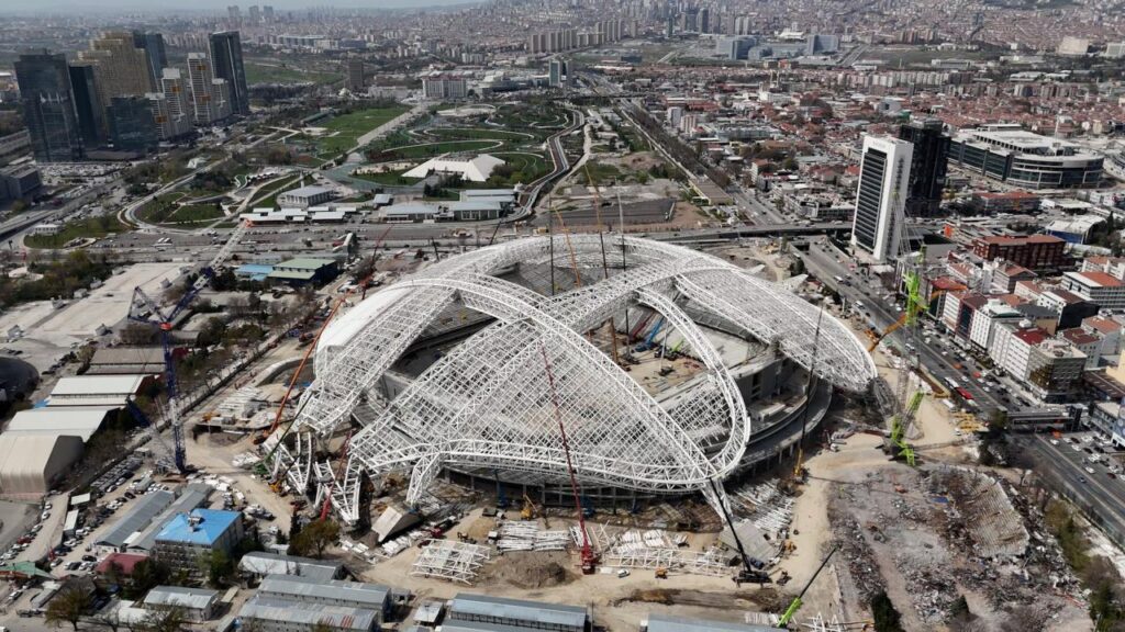 Ankara’da inşa edilen yeni stadyuma ilişkin bakanlardan ortak paylaşım